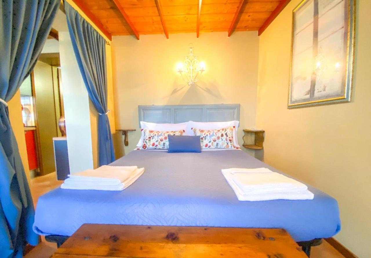 Ca' Tomassino Holiday Apartments อูร์บีโน ภายนอก รูปภาพ