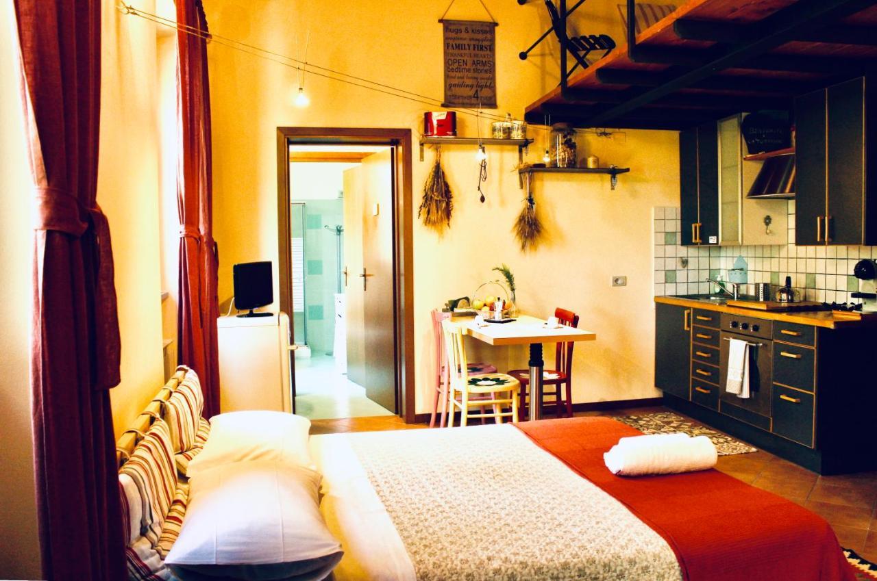 Ca' Tomassino Holiday Apartments อูร์บีโน ภายนอก รูปภาพ